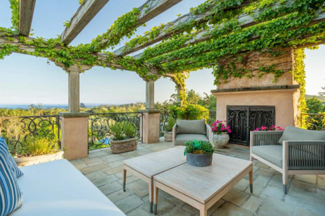 Meghan Markle et le prince Harry sont les heureux propriétaires de cette villa de luxe achetée plus de 10 millions d'euros.