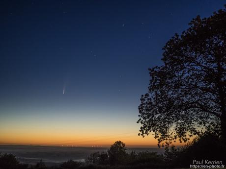 la comète au dessus du menhir à #Loctudy #Bretagne #Finistère