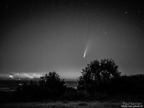 la comète est toujours là avec même des étoiles filantes #Bretagne #Finistère la comète est toujours là avec même des étoiles filantes #Bretagne #Finistère
