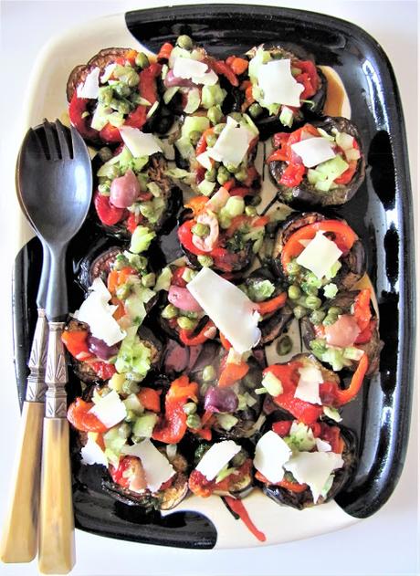 Aubergines vinaigrette au poivron et concombre Aubergines vinaigrette au poivron et concombre