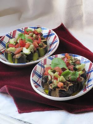 Aubergines vinaigrette au poivron et concombre Aubergines vinaigrette au poivron et concombre