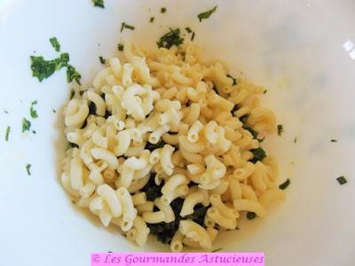 Salade au Kale et aux fleurs d'Hémérocalle (Vegan) Salade au Kale et aux fleurs d'Hémérocalle (Vegan)