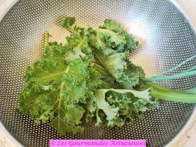 Salade au Kale et aux fleurs d'Hémérocalle (Vegan)