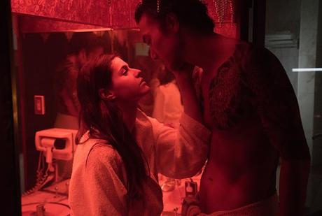 Premier trailer pour Lost Girls and Love Hotels de William Olsson