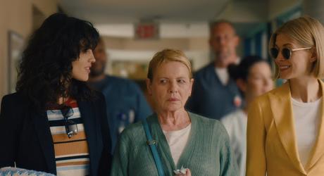 Première image officielle pour le thriller I Care a Lot de J. Blakeson