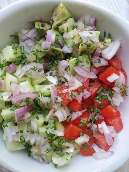 Salade détox concombre avocat tomates Salade détox concombre avocat tomates