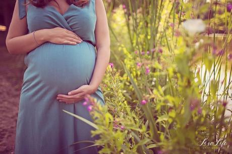 Photos de grossesse en famille en extérieur Nanterre
