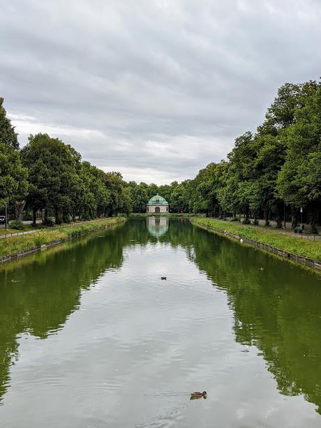 Hubertusbrunnen — La fontaine de St Hubert clôt le canal de Nymphenburg