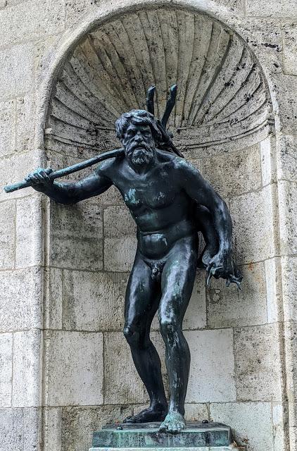 Hubertusbrunnen — La fontaine de St Hubert clôt le canal de Nymphenburg