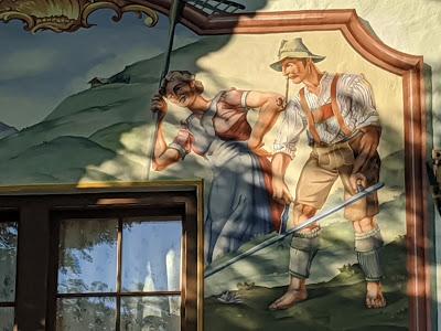 23 Bilder Lüftlmalerei im Morgenlicht — Mittenwald — Peintures murales traditionnelles en éclairage matinal - 23 photos