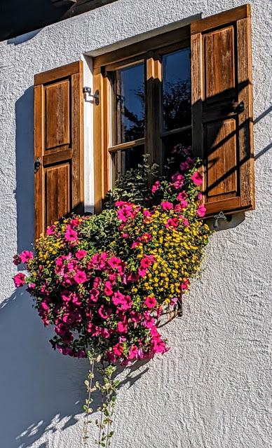 Einen sonnigen Gruß aus Mittenwald — 16 Bilder / photos — Salutations matinales de Mittenwald