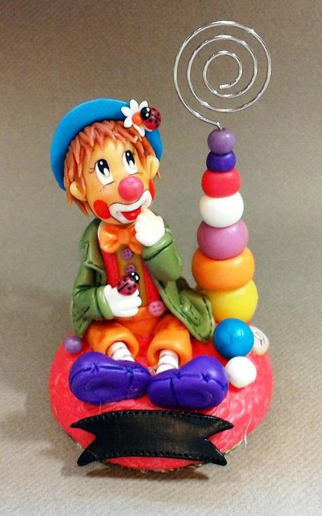 Porte-photos avec clown en porcelaine froide