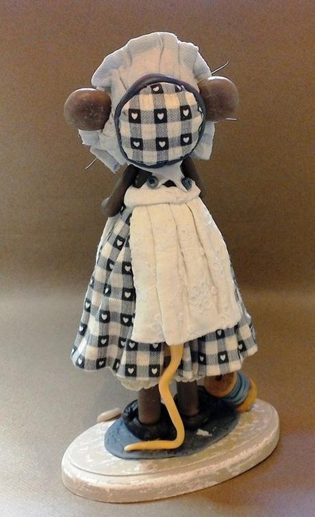 P'tite souris en porcelaine froide et tissu P'tite souris en porcelaine froide et tissu