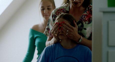 [CRITIQUE] : A perfect family