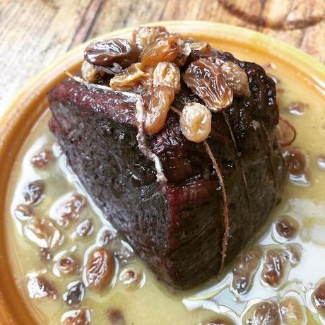 rôti de boeuf aux raisins secs