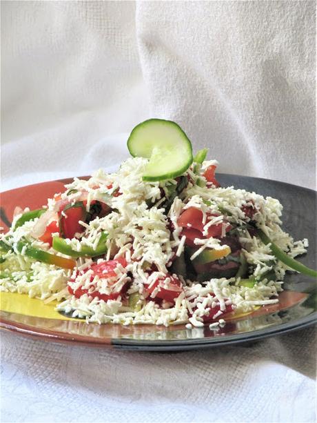 Chopska salata à Sofia Chopska salata à Sofia
