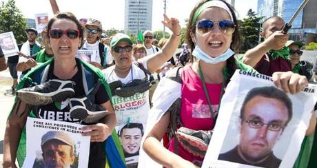 Des activistes algériens proches du «Hirak» protestent devant les Nations Unies à Genève