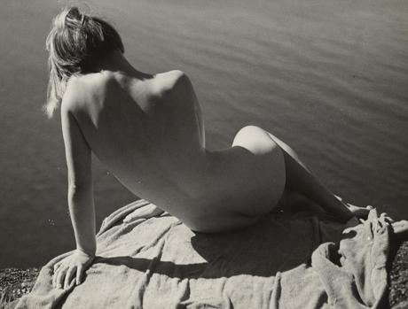 Andreas Feininger, Nude against Sea, 1933
