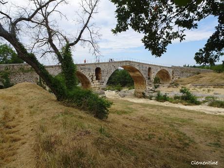 Vacances dans le Vaucluse - De Gordes via Le Pont Julien en direction de Lourmarin