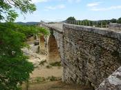 Vacances dans Vaucluse Gordes Pont Julien direction Lourmarin