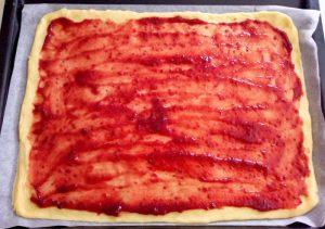 Brioche roulée aux framboises