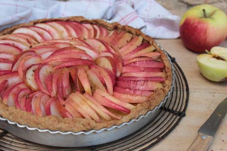 Cuillère et saladier : Tarte aux pommes pâte levée au vin blanc (vegan)
