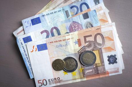 Dans un contexte de crise, l’Allemagne teste le revenu universel à 1 200 euros par mois
