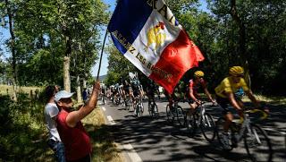 Le peloton, la France… et la République du Tour