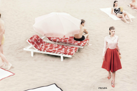 Les plus belles campagnes Prada depuis 1990 Les plus belles campagnes Prada depuis 1990