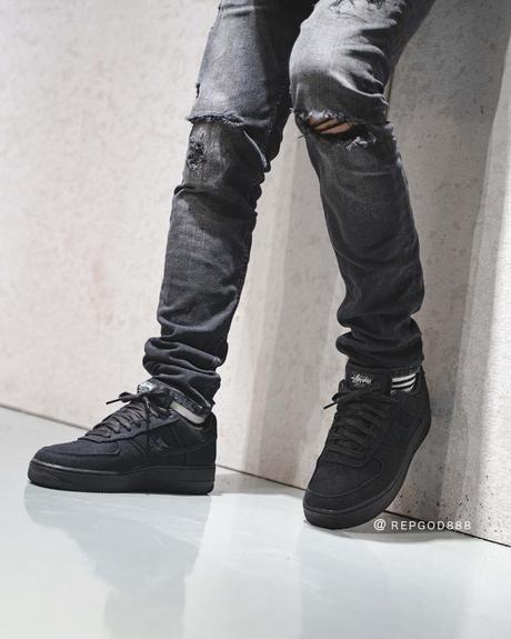 Les deux Stüssy x Nike Air Force 1 ont été révélées Les deux Stüssy x Nike Air Force 1 ont été révélées