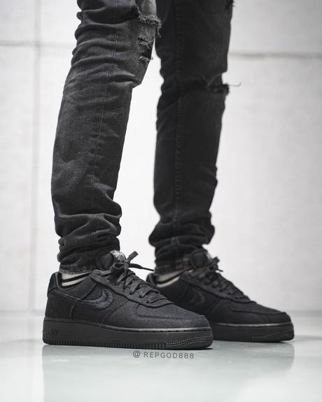 Les deux Stüssy x Nike Air Force 1 ont été révélées Les deux Stüssy x Nike Air Force 1 ont été révélées