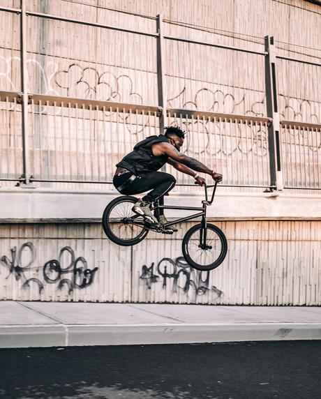 Nigel Sylvester est en grande forme dans Make It All Light Up