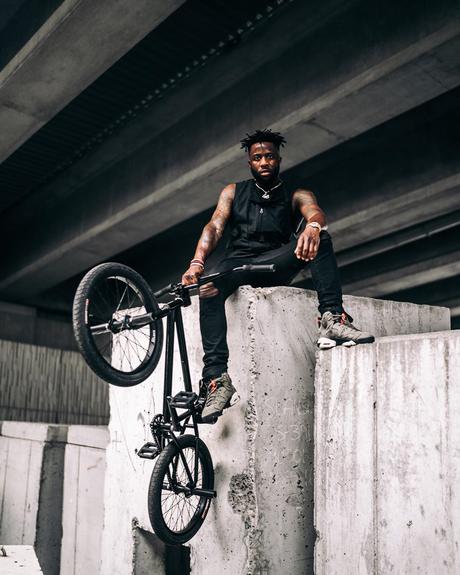 Nigel Sylvester est en grande forme dans Make It All Light Up
