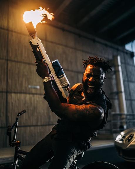 Nigel Sylvester est en grande forme dans Make It All Light Up