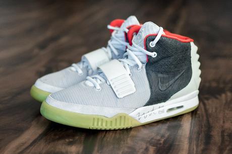 Ce sample d’une Nike Air Yeezy 2 “Mismatch” est unique au monde