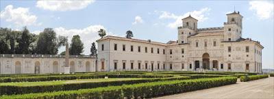 La villa Médicis à Rome accueille chaque année plusieurs pensionnaires de différentes disciplines artistiques.
