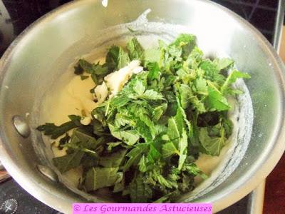 Tarte fine (sarrasin-pois chiches) aux orties et aux pommes de terre (Vegan)