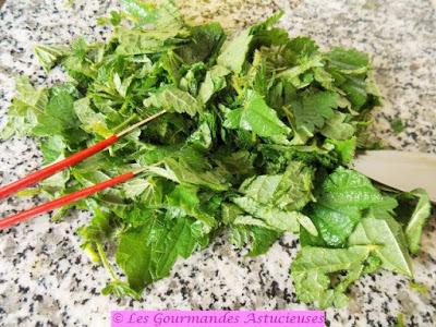 Tarte fine (sarrasin-pois chiches) aux orties et aux pommes de terre (Vegan)