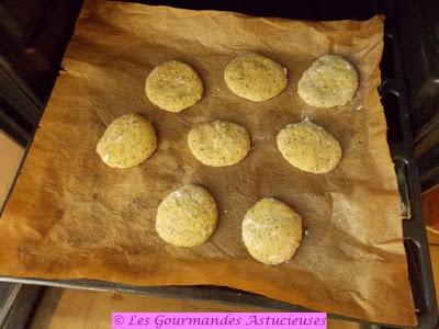 Mini-pitas aux orties garnies de tartare d'algues (Vegan) Mini-pitas aux orties garnies de tartare d'algues (Vegan)