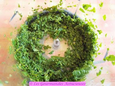 Mini-pitas aux orties garnies de tartare d'algues (Vegan)