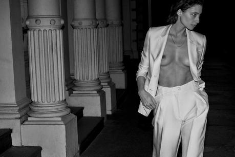 Alexandra Agoston par Chris Colls Alexandra Agoston par Chris Colls