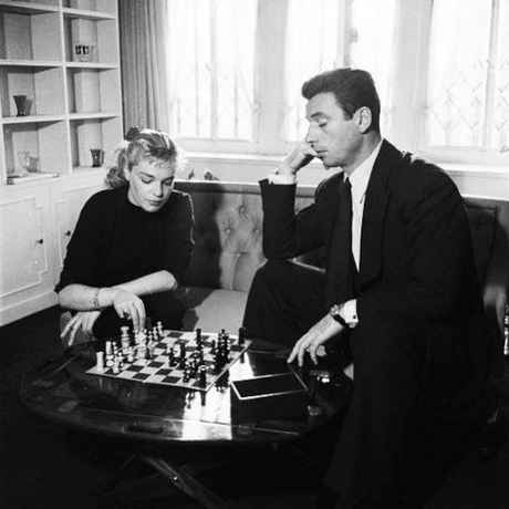 Simone Signoret et Yves Montant jouaient aux échecs