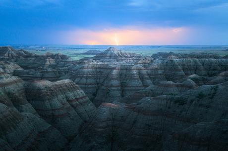 Critique Livre – Embarquez pour un road trip dans les parcs américains !