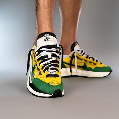 La Sacai x Nike VaporWaffle continue de se dévoiler on-feet