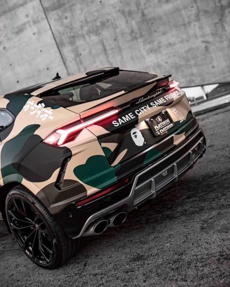 BAPE et la marque de Drake, OVO présentent leur collaboration