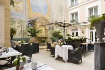 starhotels-collezione-castille-paris-patio-nuovo.91cb4ce7902a91d34882d892f1400c85