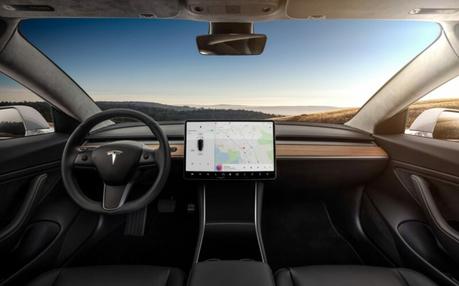Quelle est l’utilité de la caméra intérieure des Tesla en mode Autopilot ?