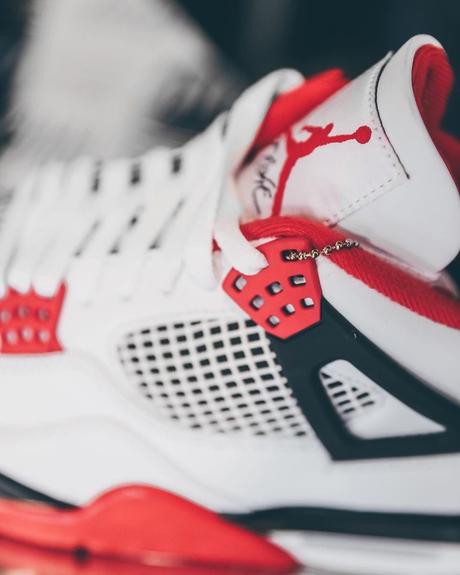 La Air Jordan 4 Fire Red continue de se dévoiler