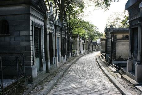 Critique Livre – Le Grand livre du Père Lachaise fait revivre les morts