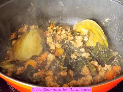 Chou braisé et tofu fumé fait maison (Vegan) Chou braisé et tofu fumé fait maison (Vegan)